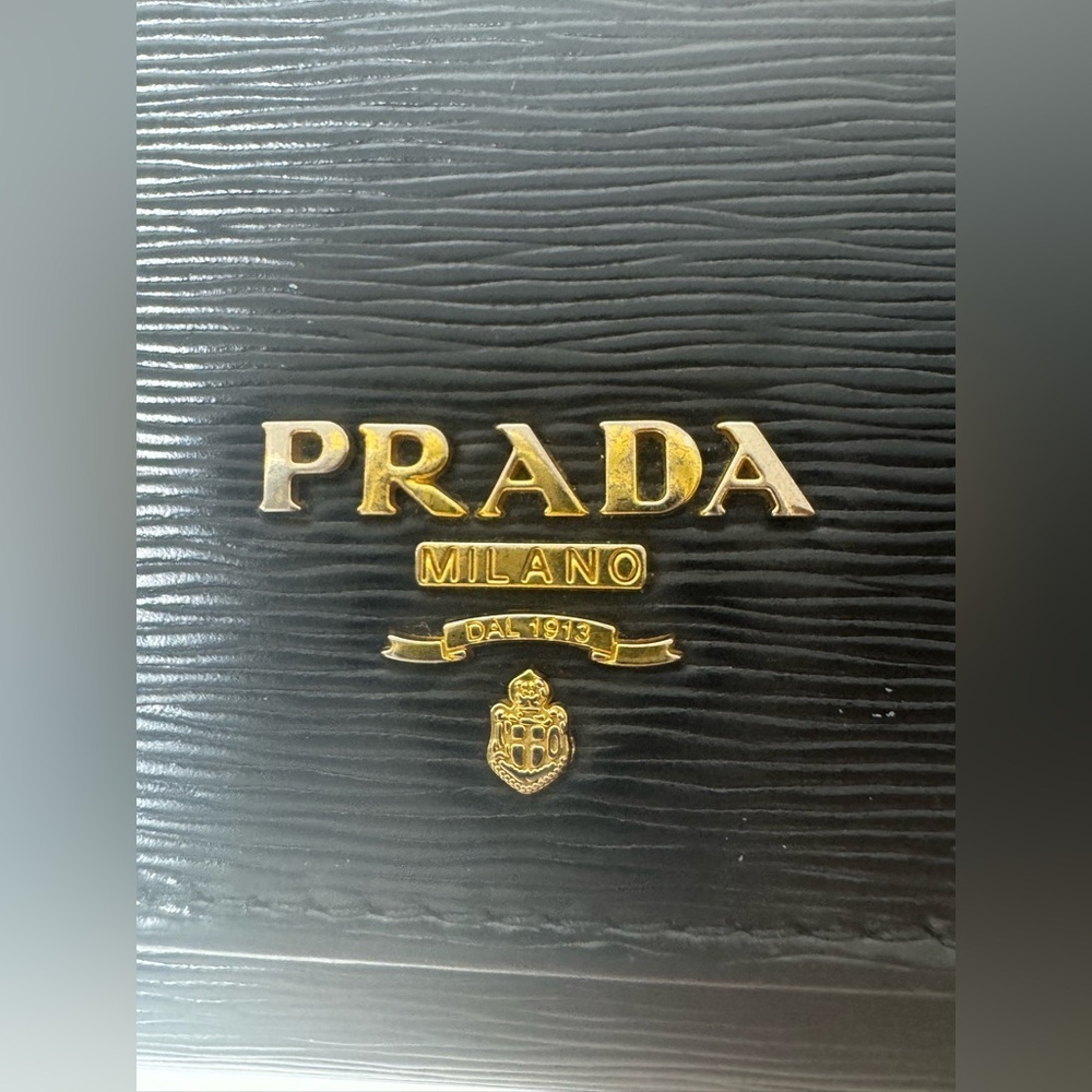 Prada Saffiano Lux Leather Continental Wallet with Gold Hardware - Picture 7 of 16